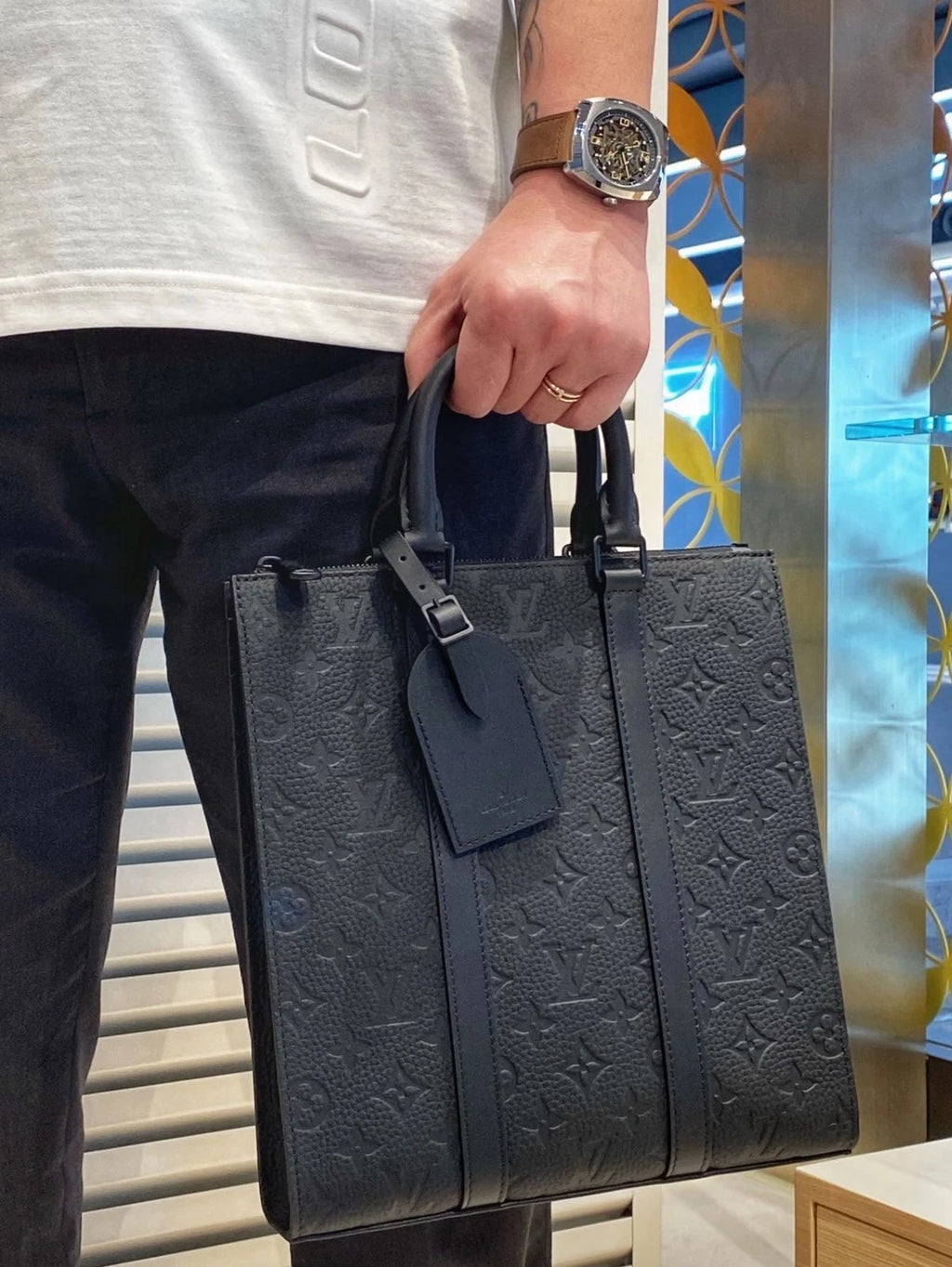 Excellent Louis Vuitton Sac Plat Calfskin Monogram Black Handbag Shoulder Bag