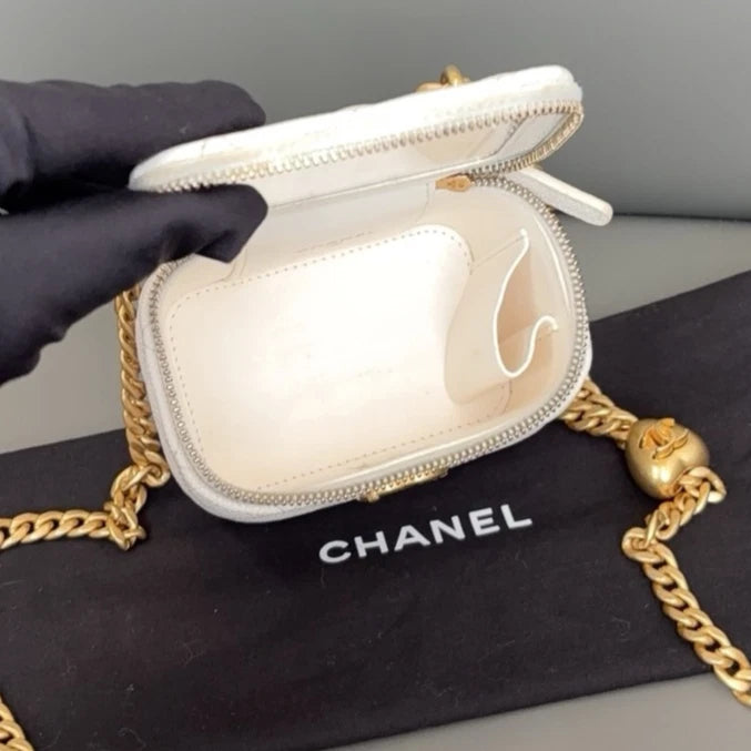 Authentic Chanel Chain Box Calfskin Shoulder Crossbody Bag White GHD