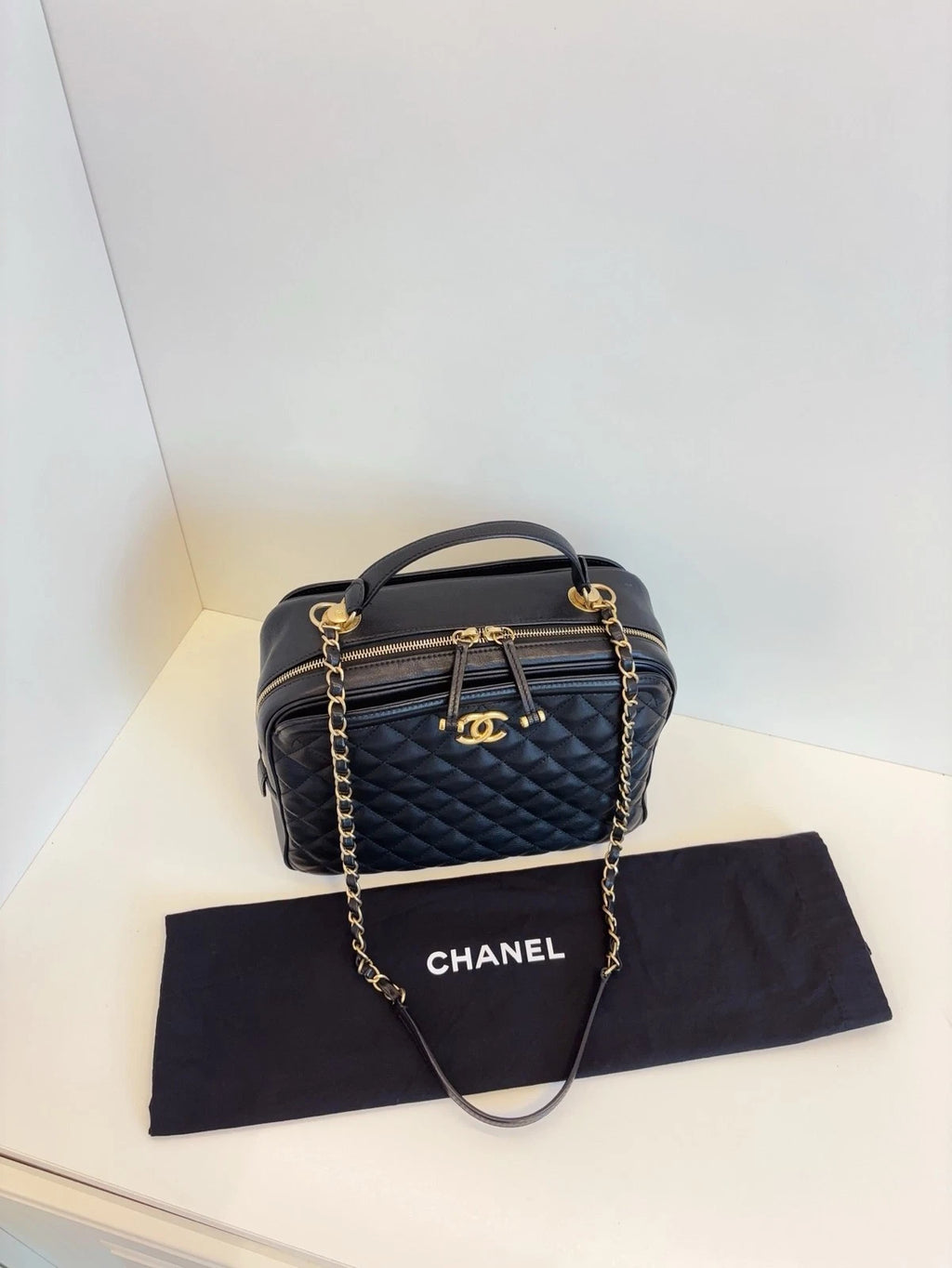 Chanel Vanity Case Top Handle Bag Women's Handbag Black Caviar Gold Chain