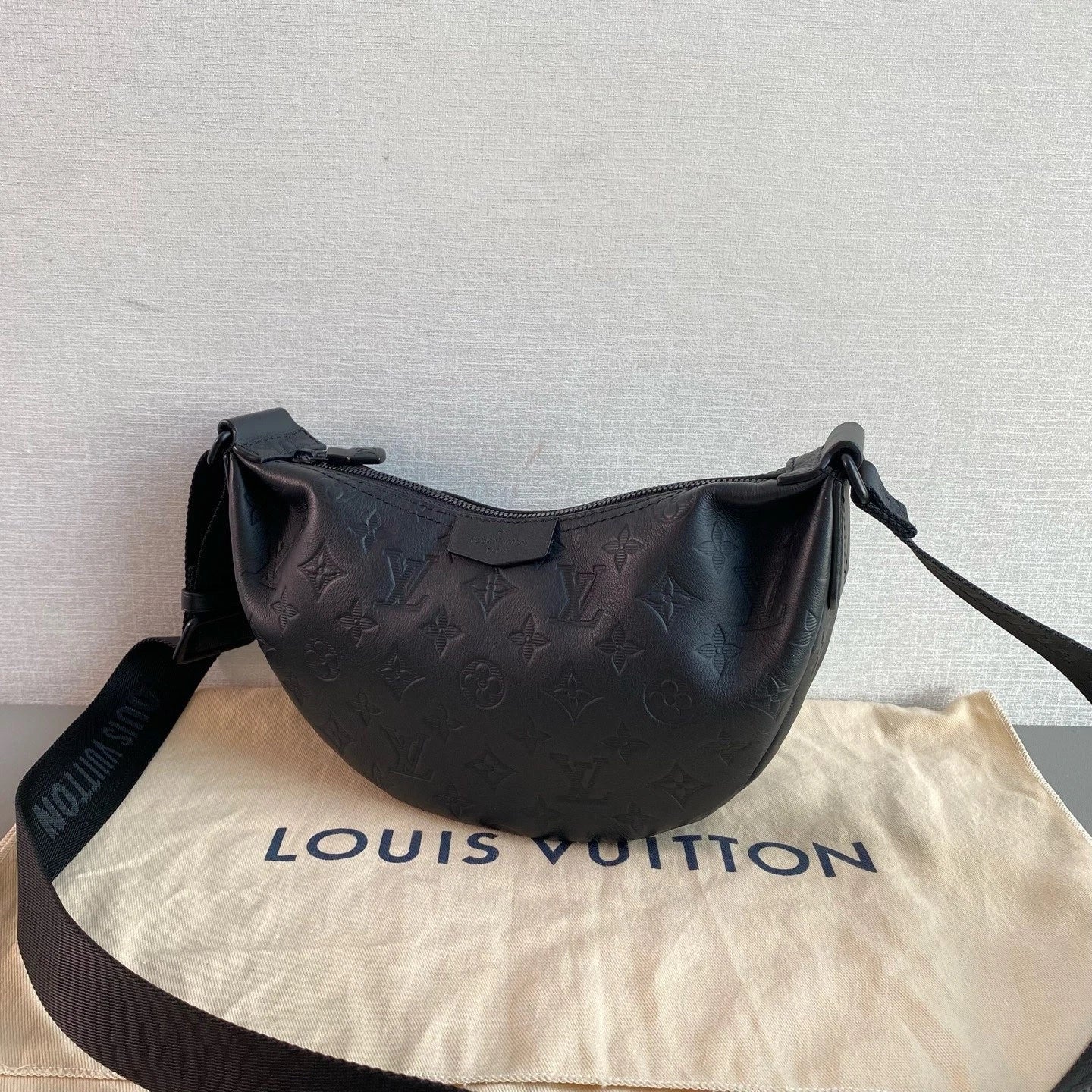 Louis Vuitton Hammock Bag Monogram Black Calfskin Crossbody