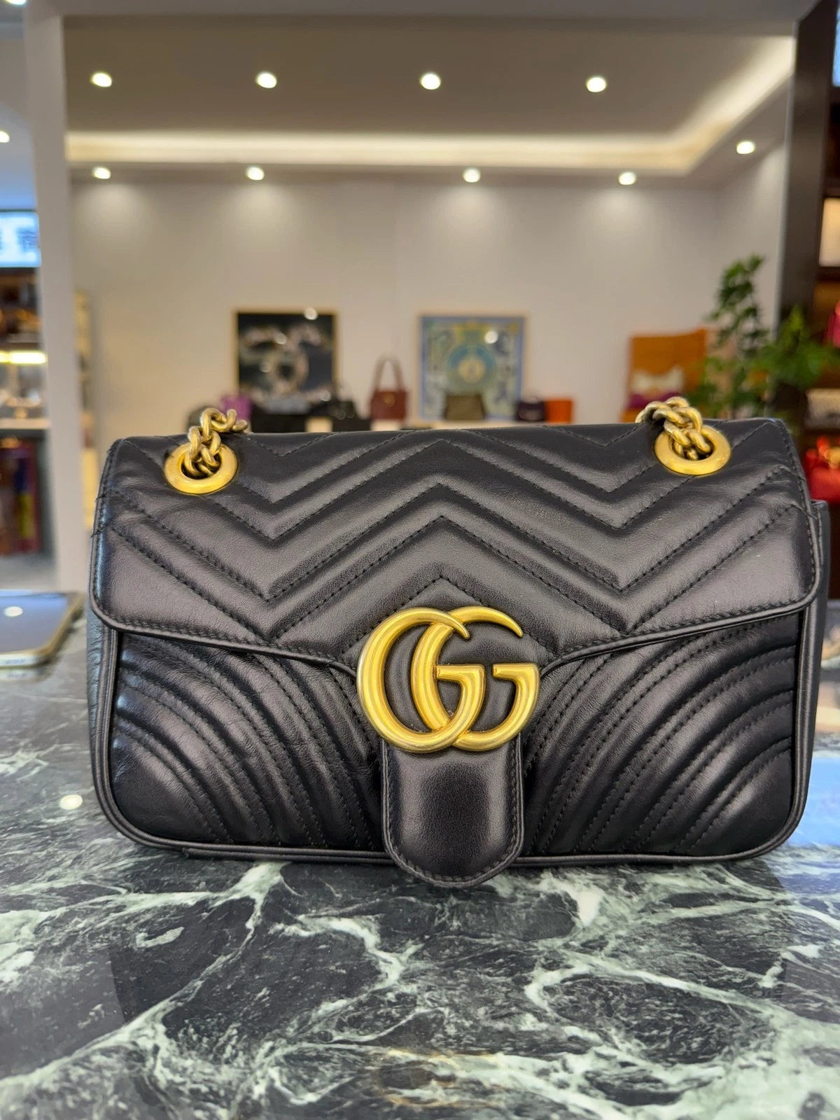 Gucci GG Marmont26 Black Gold Shoulder Bag For Women
