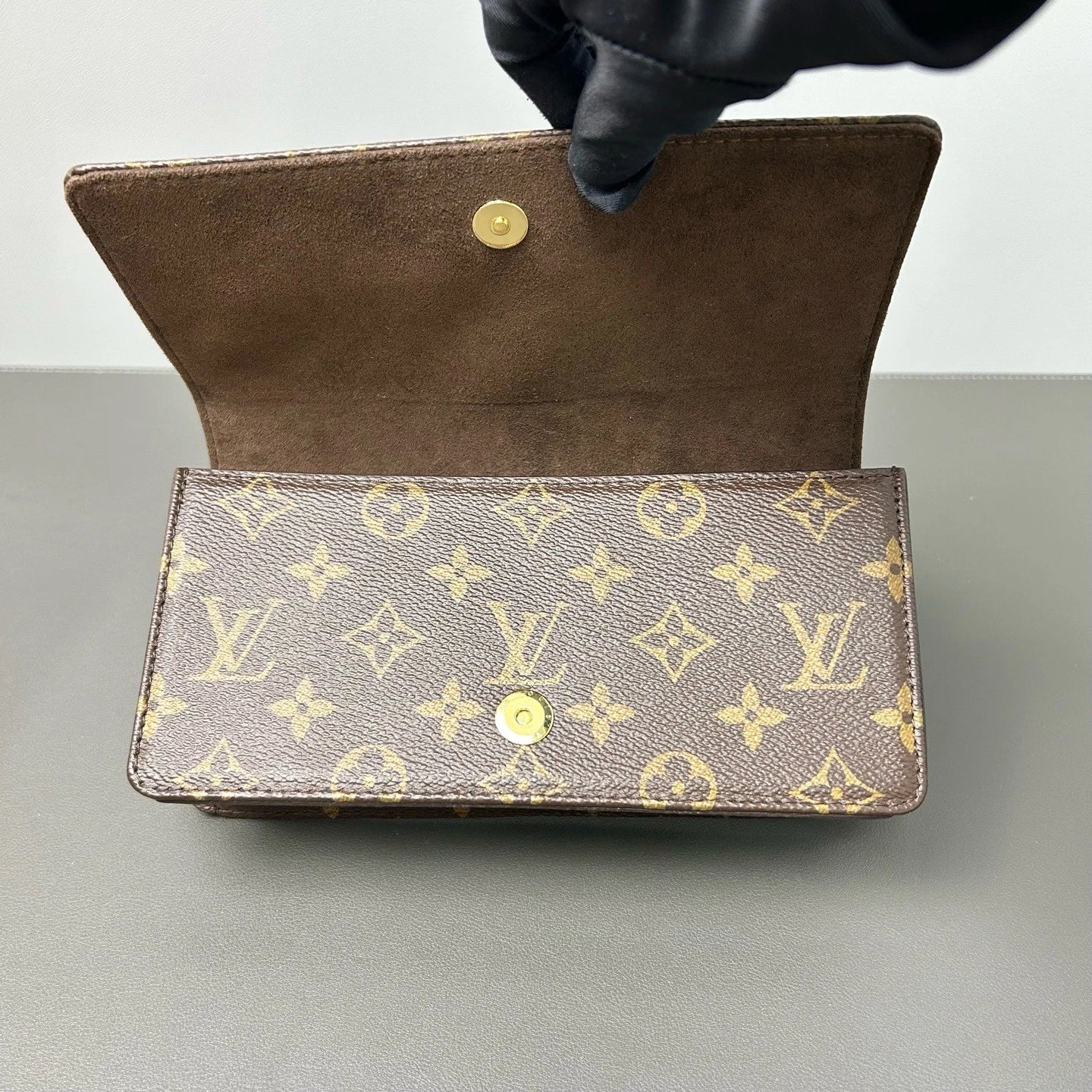 Louis Vuitton Canvas Monogram Lily WOC Shoulder Crossbody Bag For Women