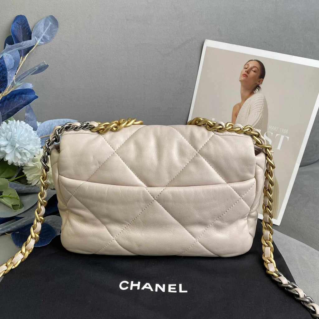 CHANEL 19Bag Small Lambskin Pink Shoulder Bag For Women