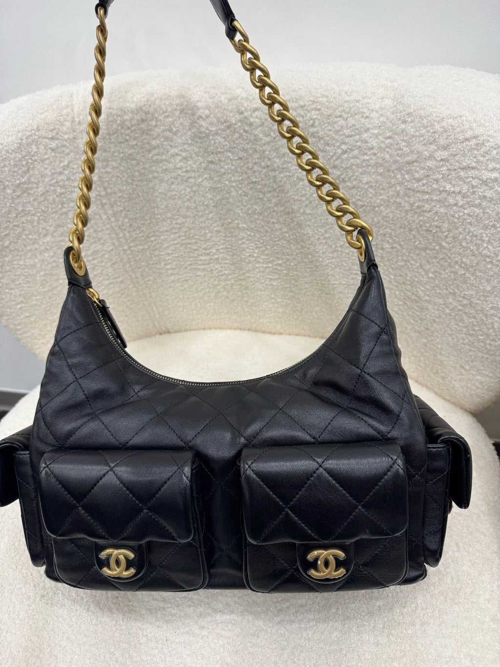 CHANEL Black Lambskin Hobo Shoulder Bag for Women