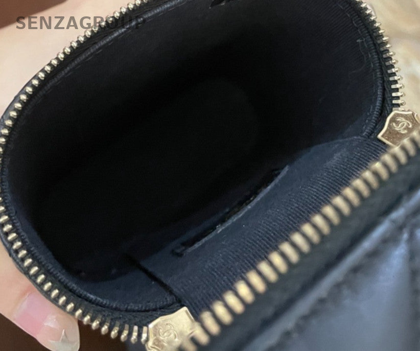 Chanel 22P Chain Top Handle Bag Crossbody Diamond Black Gold Women Designer