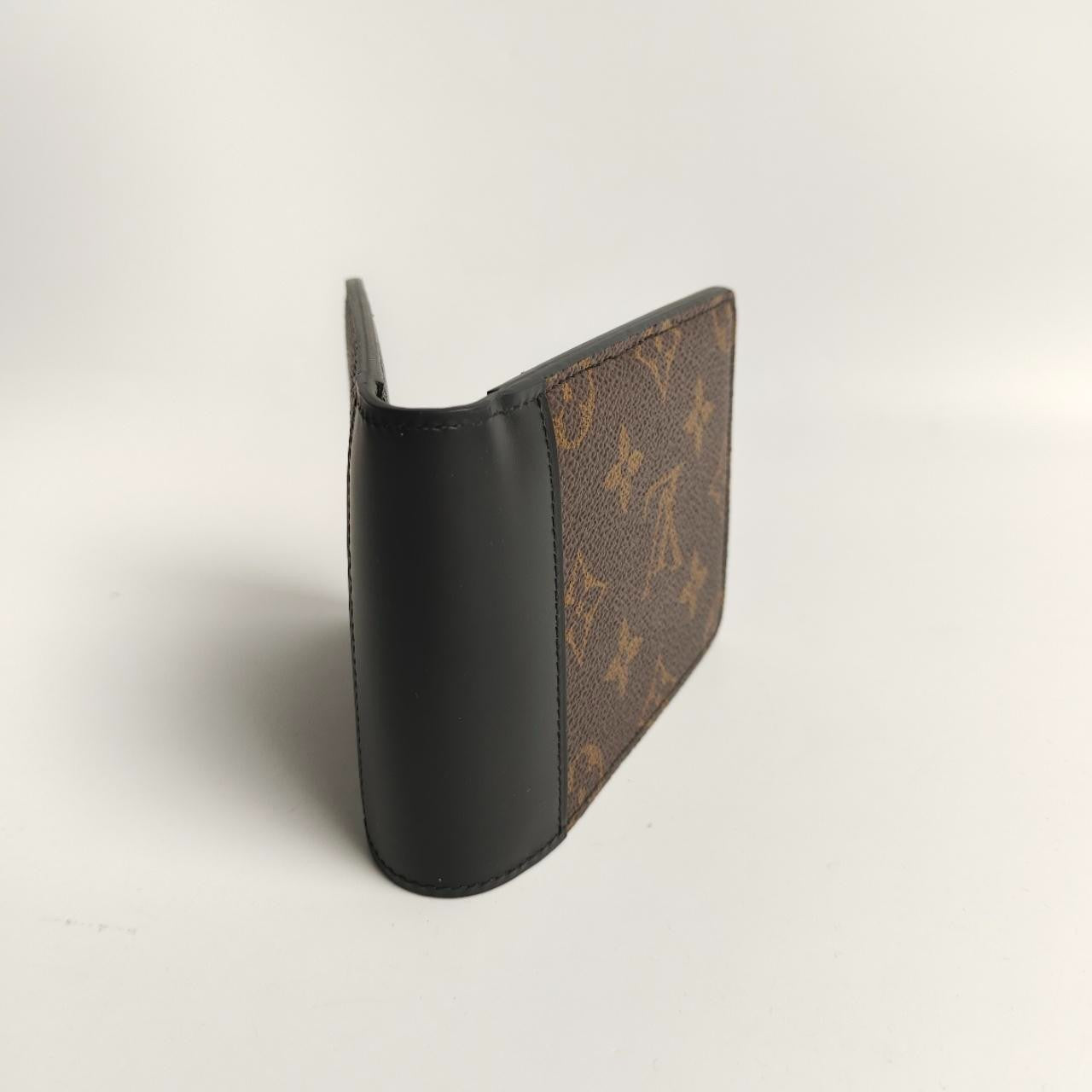 SJ0001 LV Bi Fold Wallet
