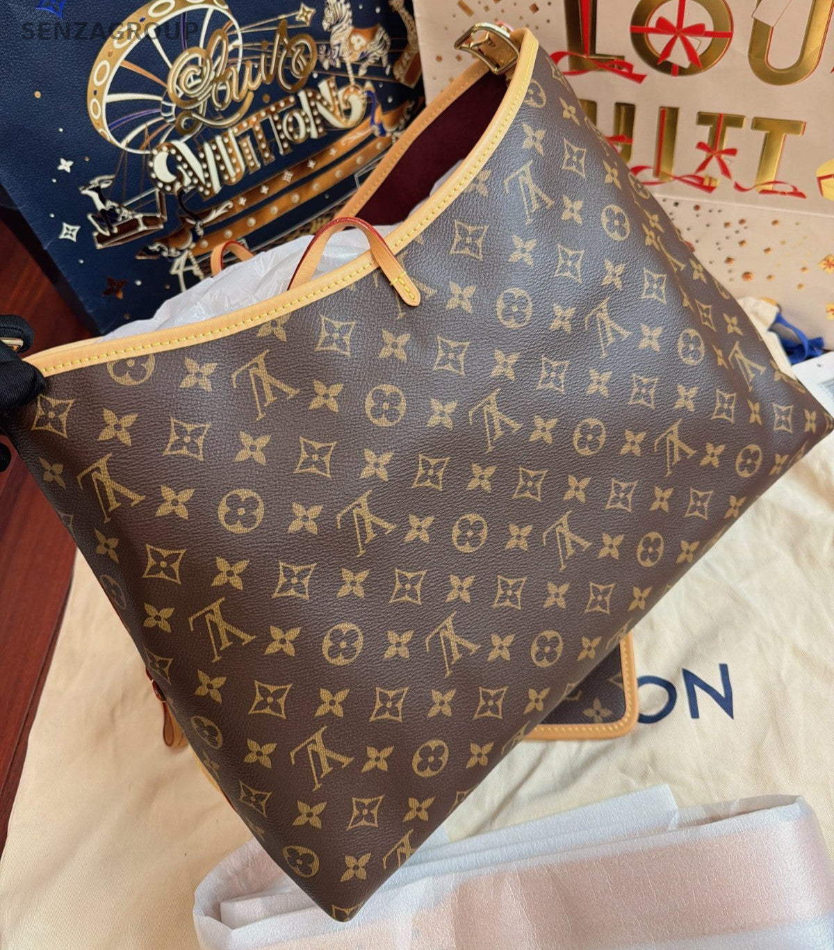 Louis Vuitton Carryall MM Monogram Shoulder Bag Crossbody Brown Gold Used Women