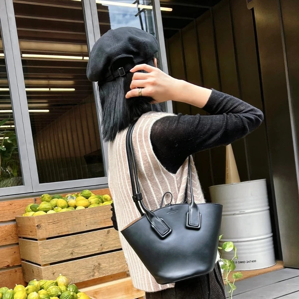 Excellent Bottega Veneta Basket Tote Calfskin Black Handbag Shoulder Bag