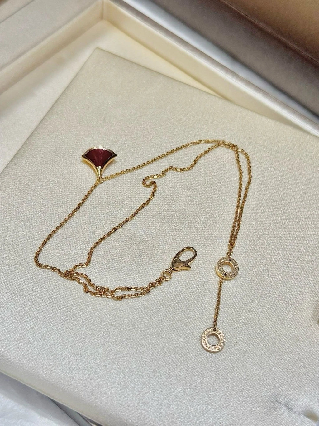 Bvlgari Diva's Dream 18k Rose Gold Bracelet Red Carnelian Fan Charms 5.9–7.5 In