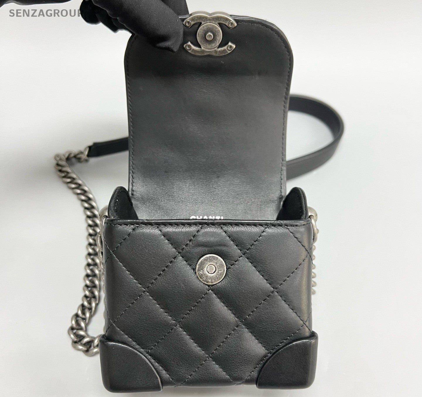 Chanel Diamond Box Chain Crossbody Black Silver Used Women Classic