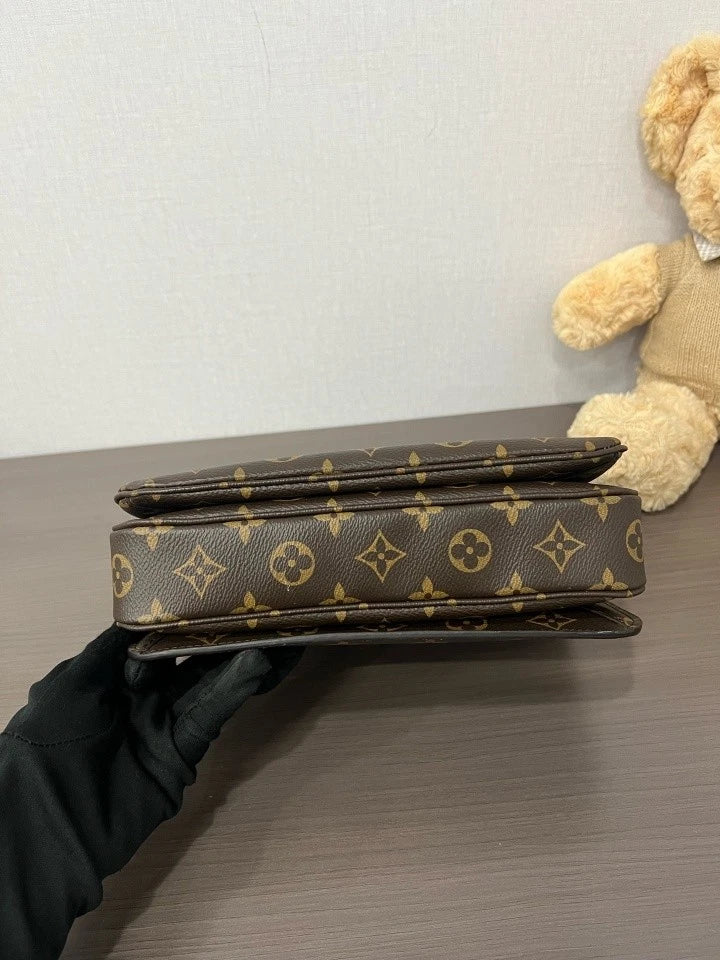 Louis Vuitton Pochette Metis Monogram Canvas Messenger Shoulder Crossbody