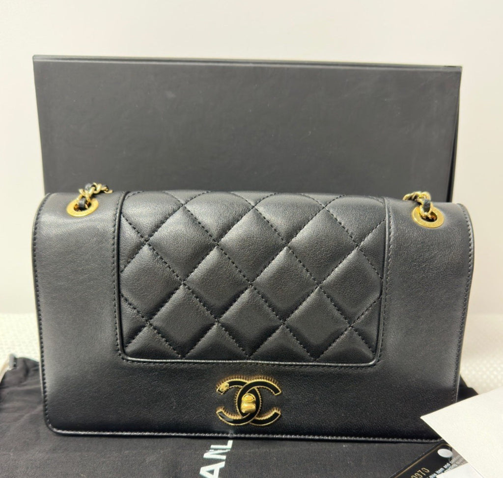 Chanel Diamond Chain Shoulder Bag Crossbody Black Gold Women Classic Fashion