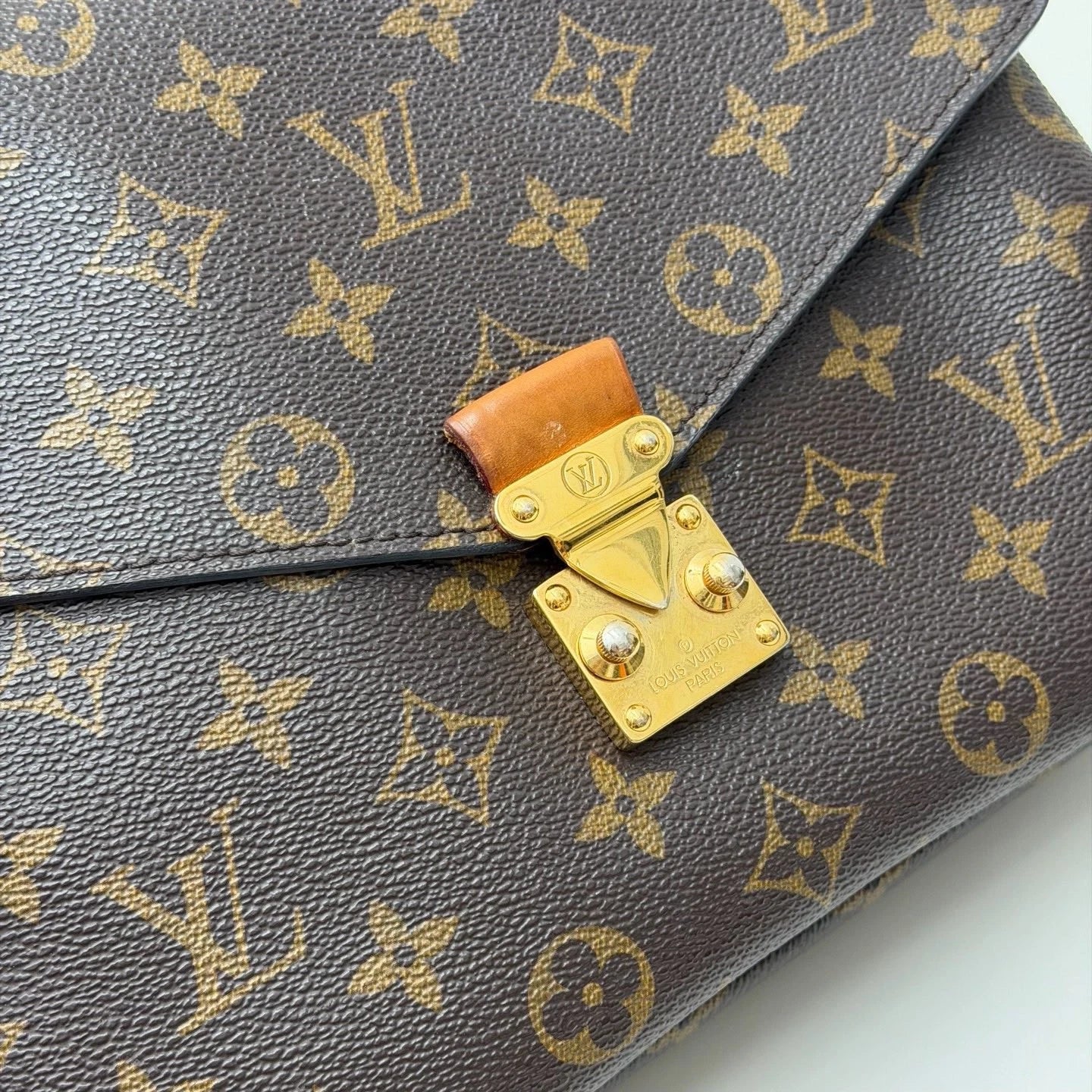 Louis Vuitton Metis Pochette Monogram Shoulder Crossbody Brown Gold Women