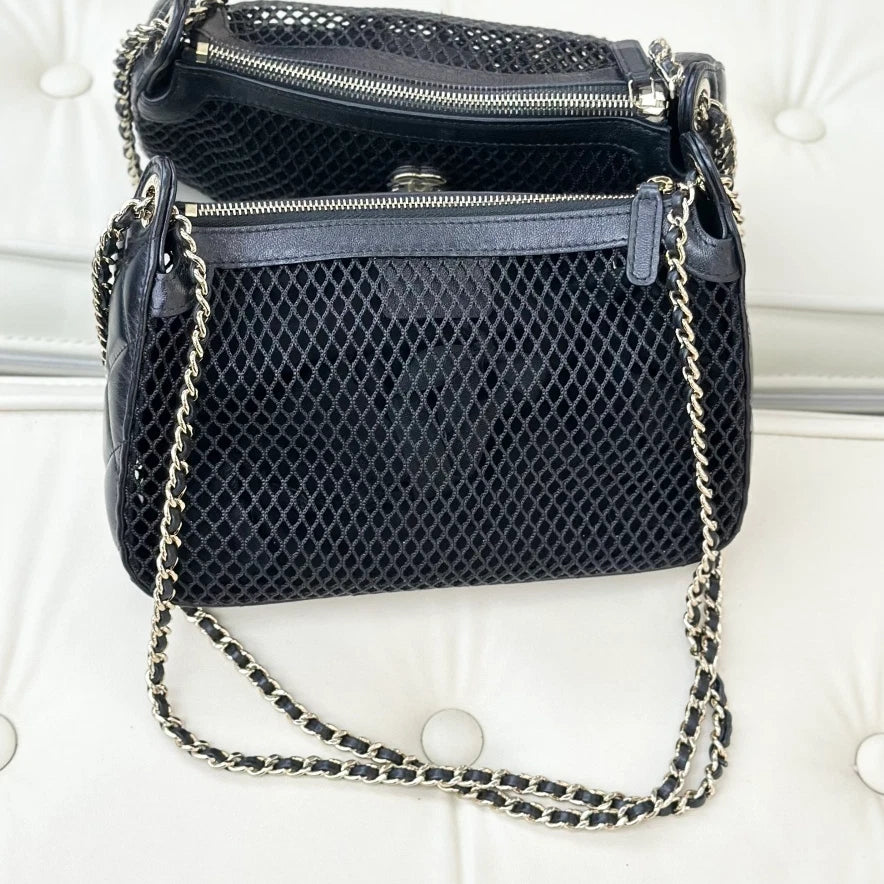 Chanel Calfskin Chain Shoulder Bag Crossbody Black Gold Used Women Classic S