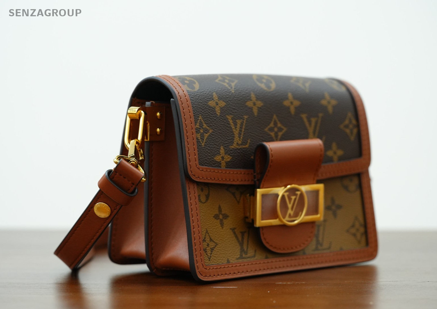 Louis Vuitton Dauphine PM Monogram Shoulder bag Crossbody Almost Brand NEW Women
