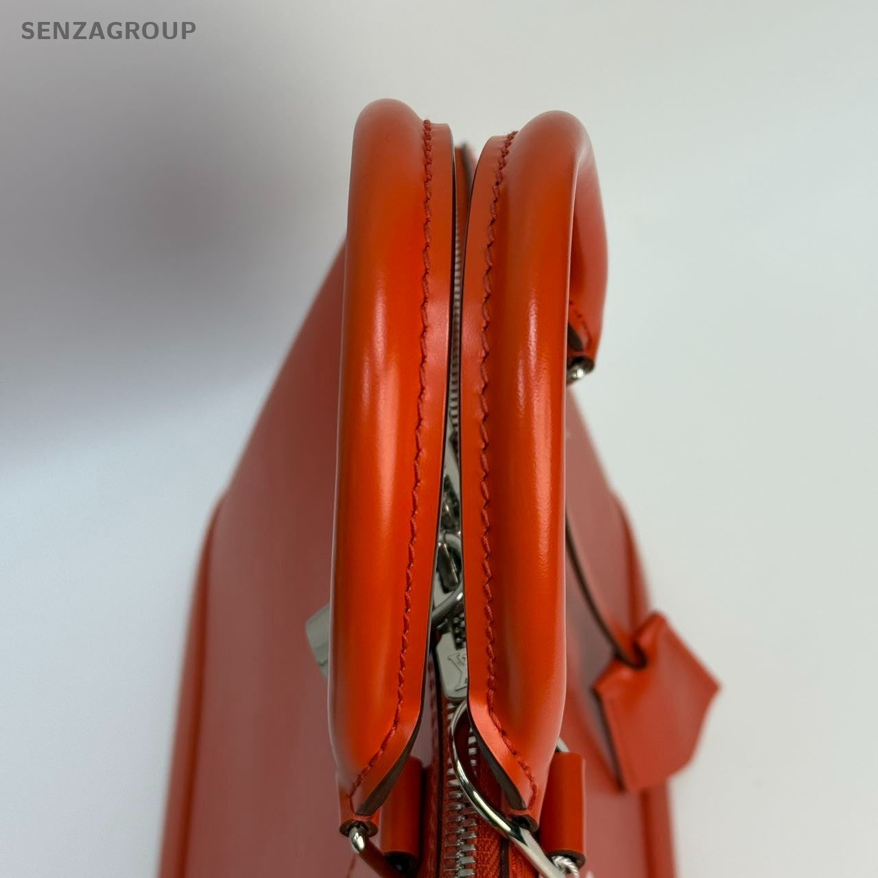 SJ0001 lv alma pm epi leather