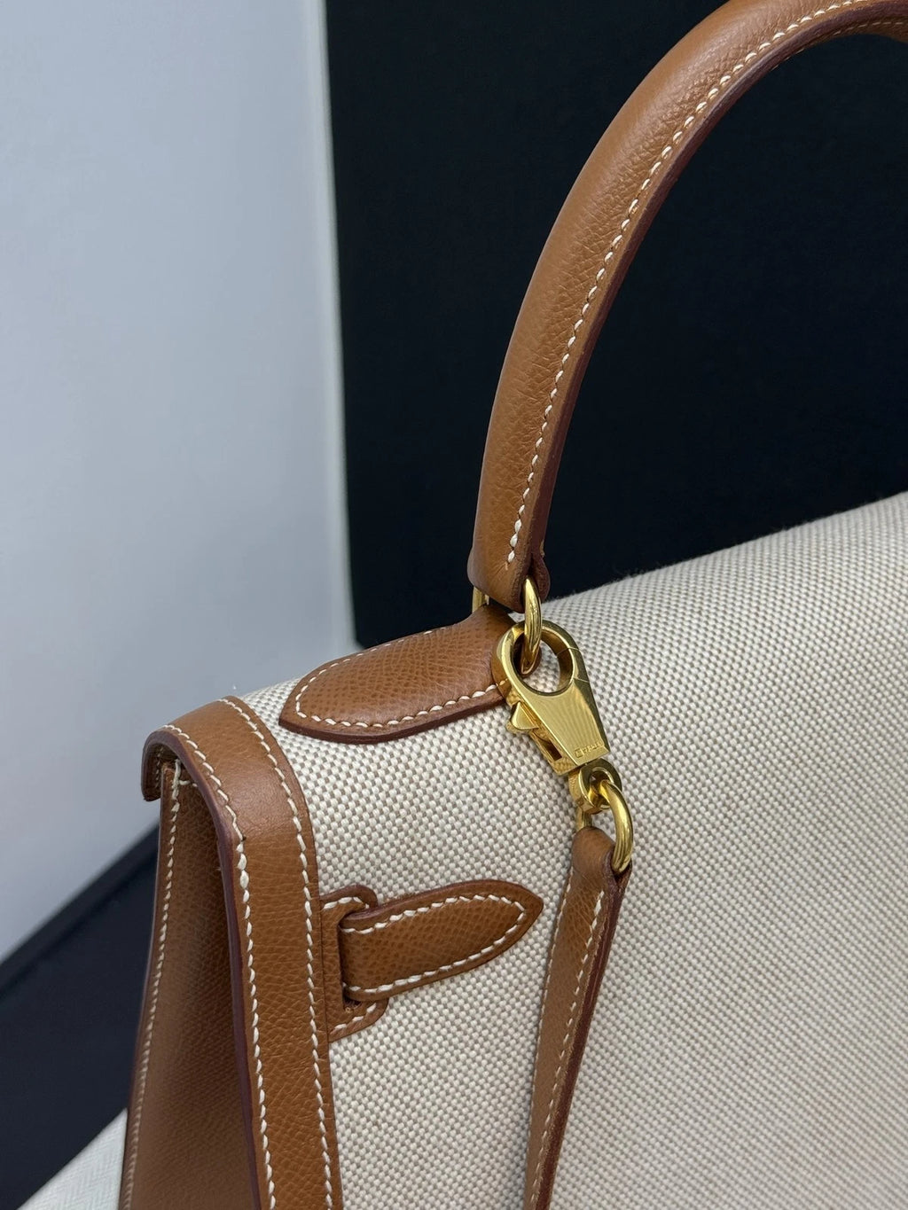 Hermes Kelly28 Canvas Top Handle Bag Crossbody Beige Brown Classic Women