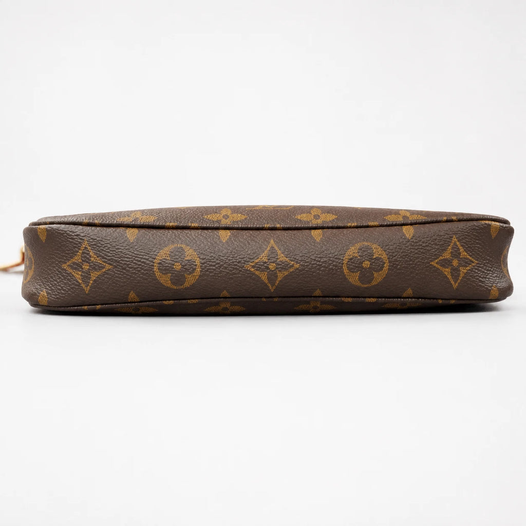 Louis Vuitton Pochette Accessories Monogram Canvas Shoulder Bag Excellent