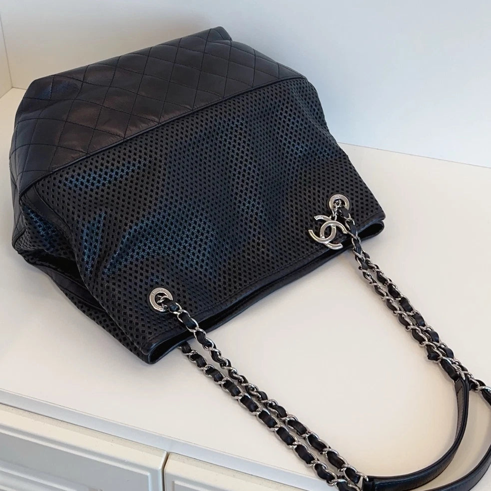 Chanel Tote Calfskin Diamond Chain Shoulder Bag Black Silver Women Fashion