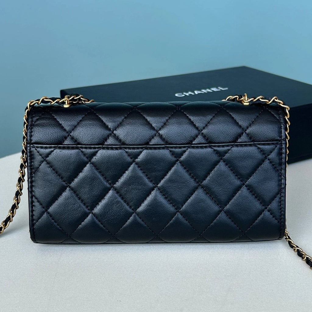 Chanel Lambskin Chain Shoulder Crossbody Diamond Black Gold Women Classic