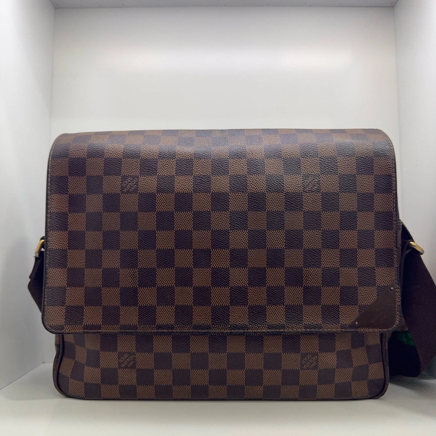 Authentic Louis Vuitton Shelton Laptop Messenger Bag Damier Canvas Crossbody