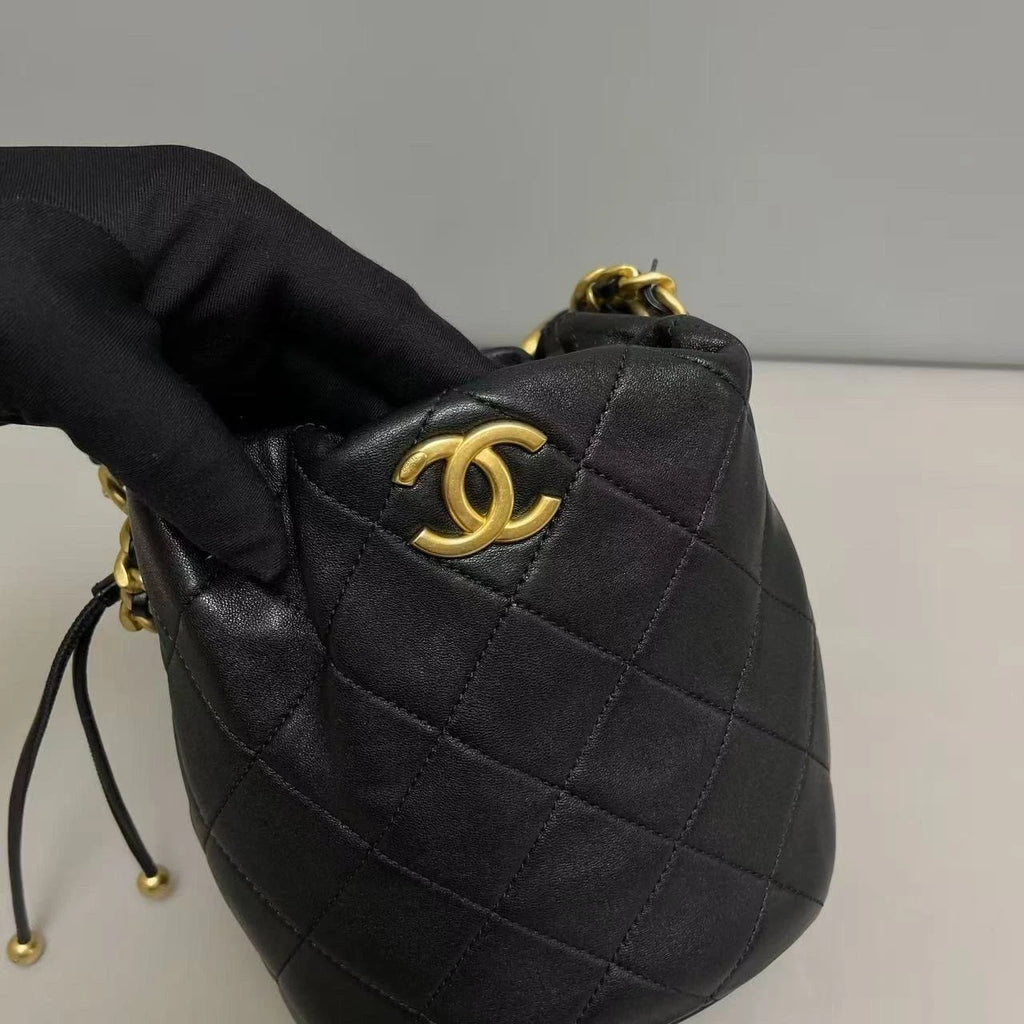 Chanel Diamond Bucket Calfskin Tophandle Bag Shoulder Bag Black Claasic