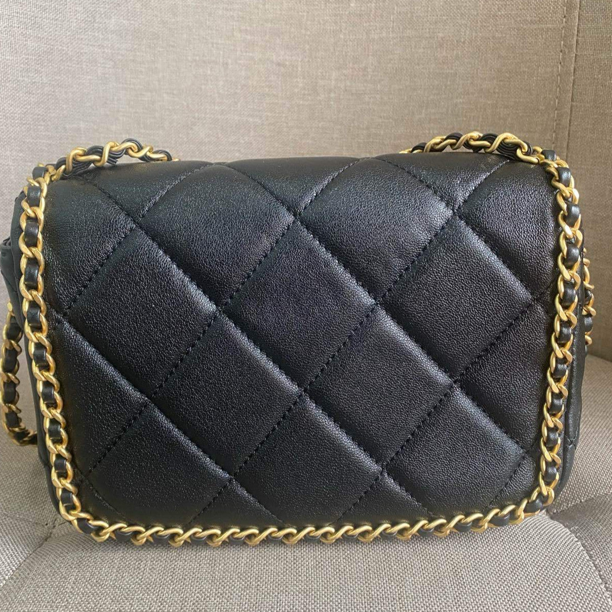 Chanel 24B Quilted Chain Shoulder Crossbody Bag Black Gold Classic