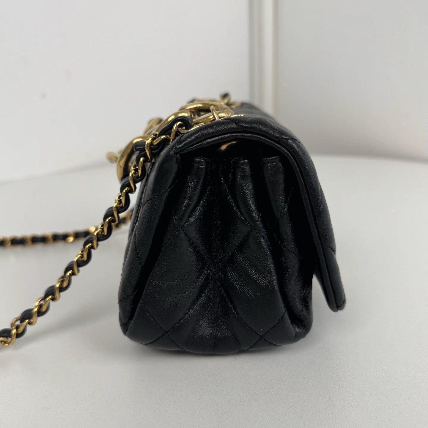 Chanel Diamond Mini Chain Shoulder Bag Crossbody Black Gold Women Classic