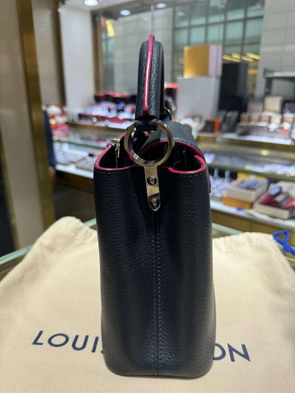Louis Vuitton Capucines Leather Blue Crossbody Handbag Excellent