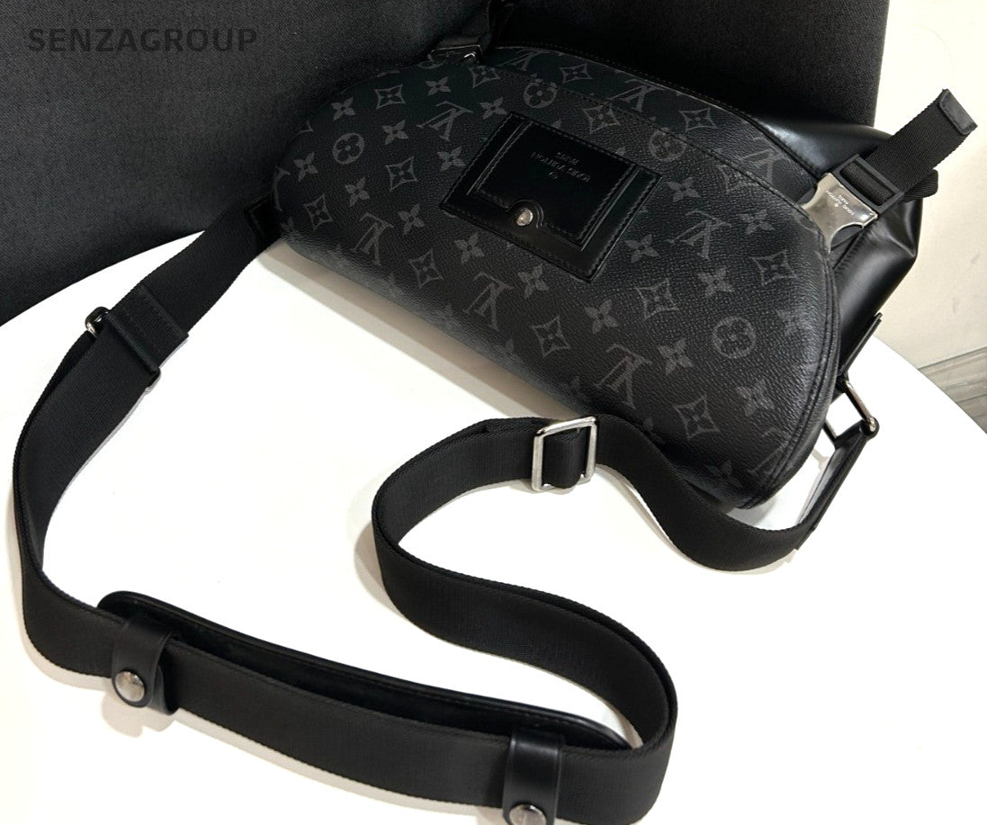 Louis Vuitton VOYAGER Black Monogram Shoulder bag Canvas Crossbody