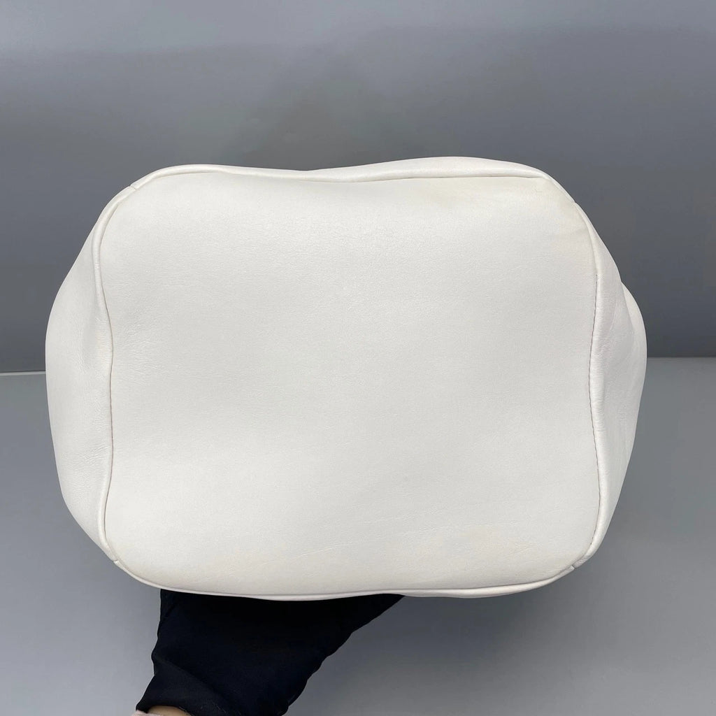 Bottega Veneta Beak Flap White Bucket Bag For Women