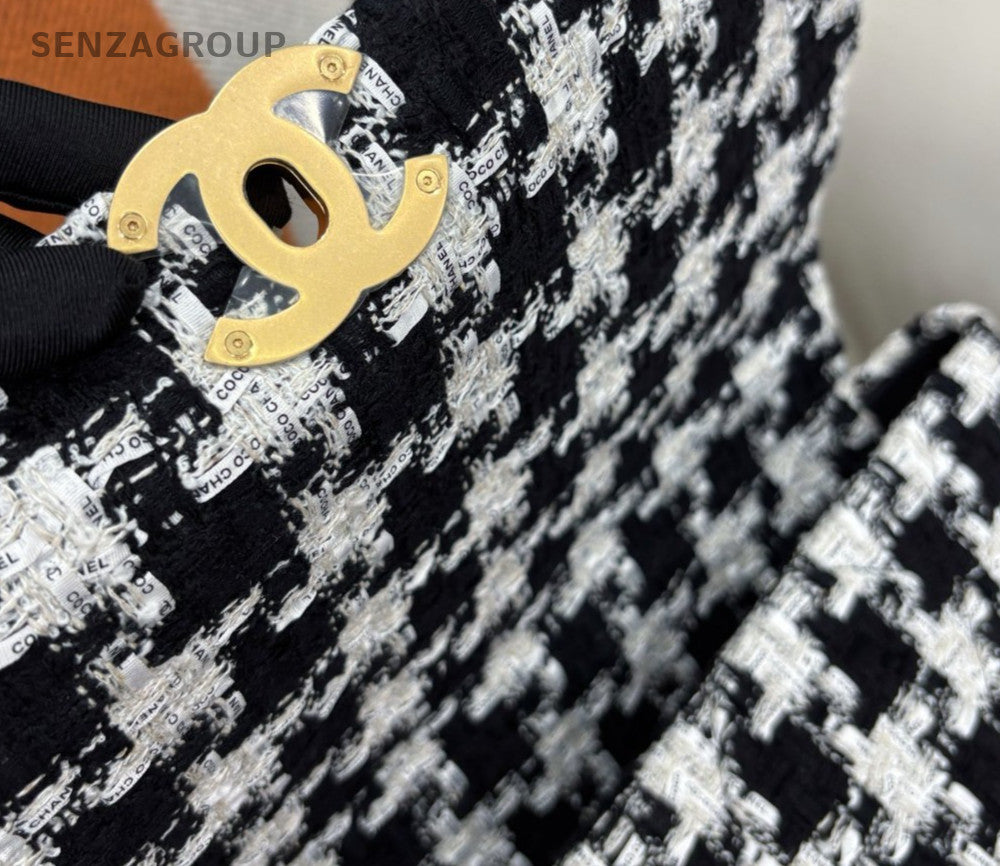 Chanel Houndstooth Maxi 19 Chain Shoulder Bag Black White Used Women Classic