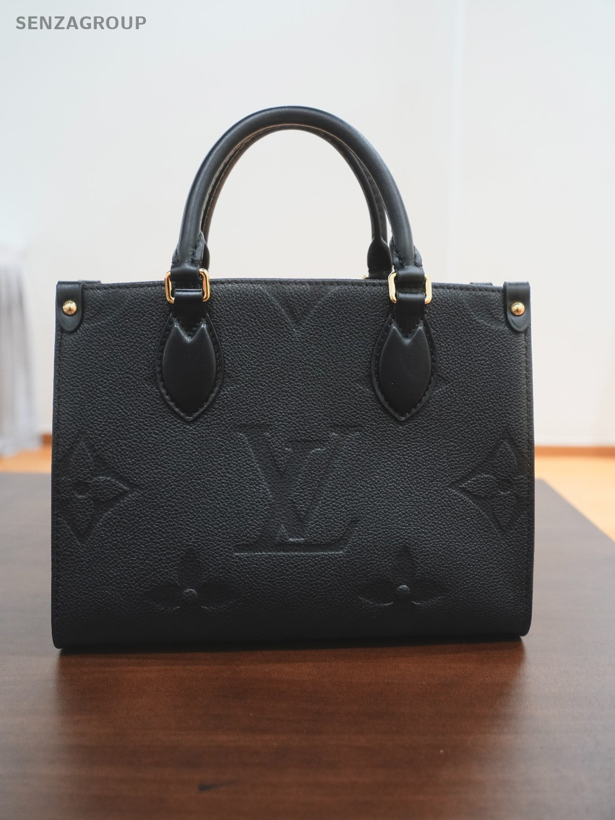 LOUIS VUITTON ON THE GO PM black Monogram Empriente Almost Brand New