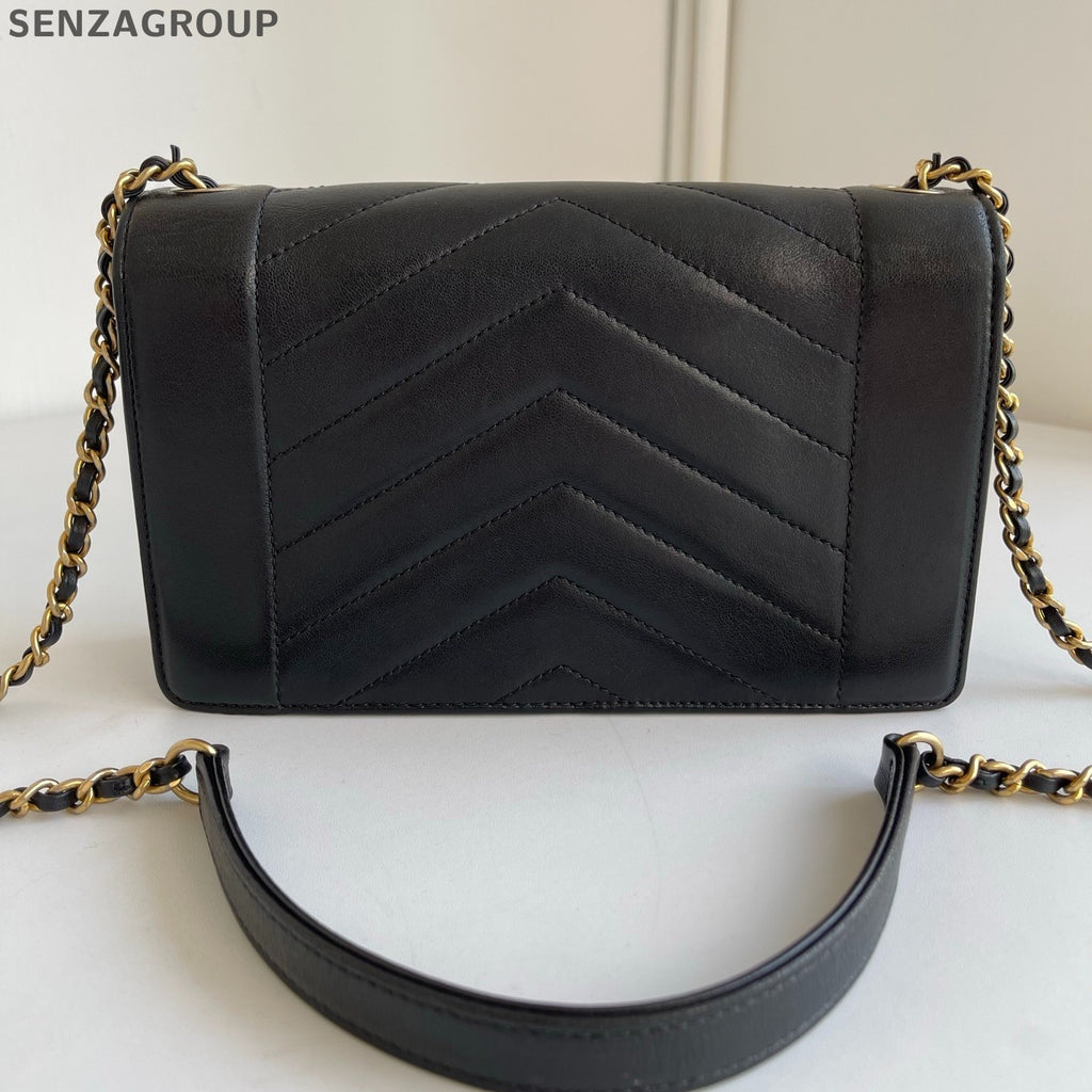 Chanel Calfskin Chain Shoulder Bag Crossbody Black Gold Chevron Women Classic