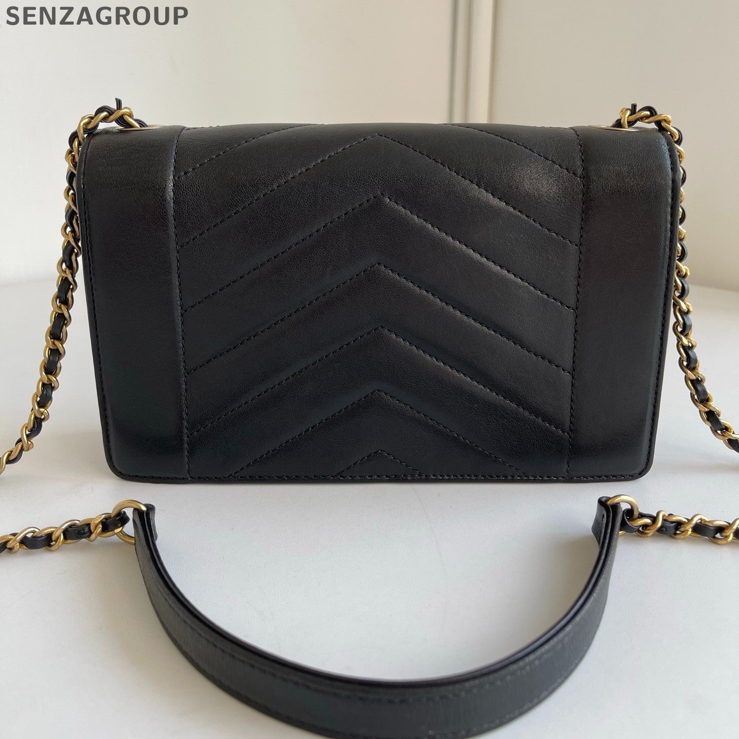 Chanel Calfskin Chain Shoulder Bag Crossbody Black Gold Chevron Women Classic