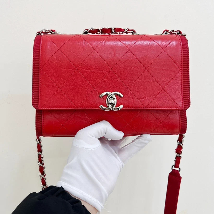 Chanel Chain Canvas Shoulder Crossbody Bag Red Silver Hardware Women Classic