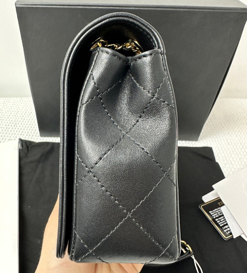 Chanel Diamond Chain Shoulder Bag Crossbody Black Gold Women Classic Fashion