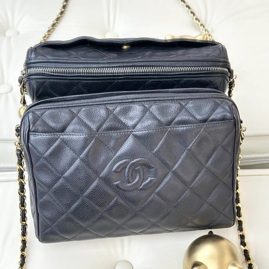 Chanel Vintage Calfskin Chain Diamond Shoulder Bag Black Gold Women S