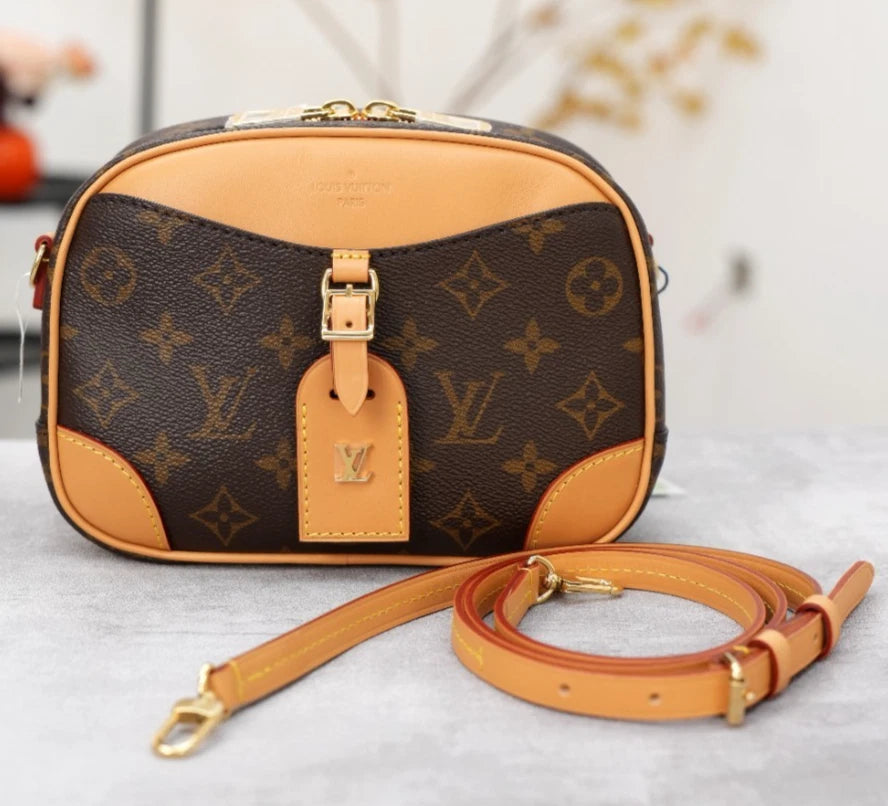 Louis Vuitton Deauville Monogram Canvas Shoulder Bag Crossbody Excellent