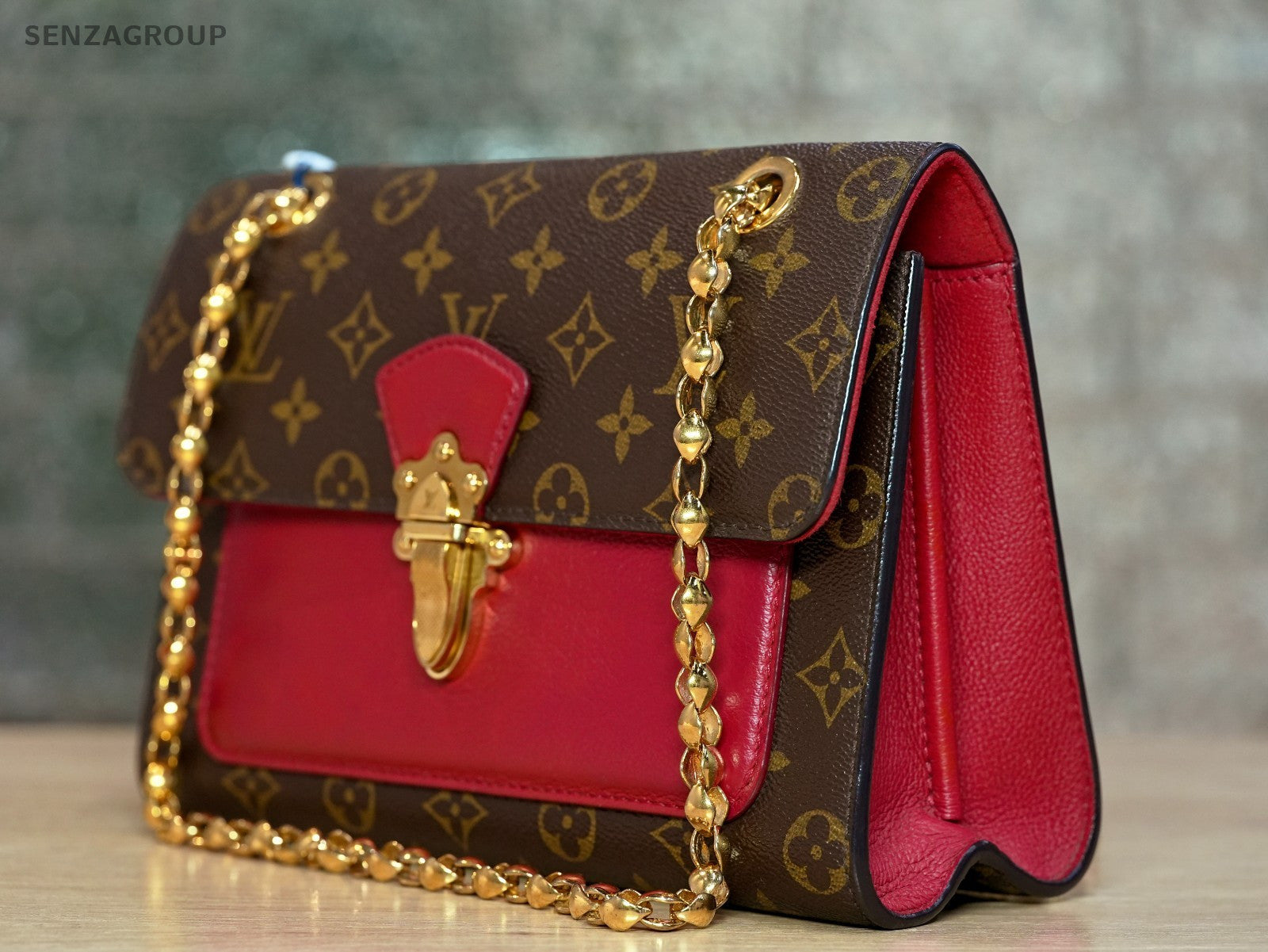 Louis Vuitton Monogram Victoire Red Canvas Shoulder bag Crossbody