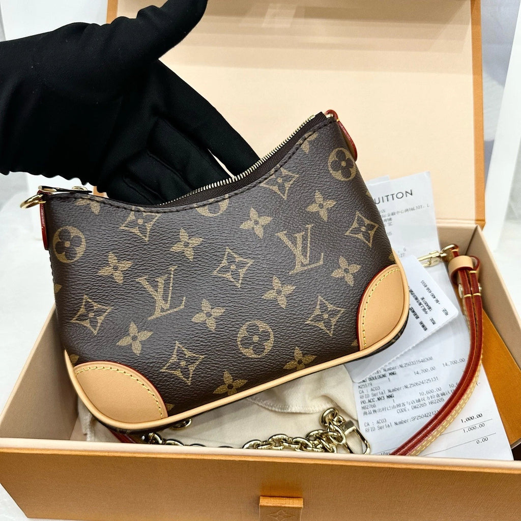 Louis Vuitton Boulogne Canvas Crossbody Excellent