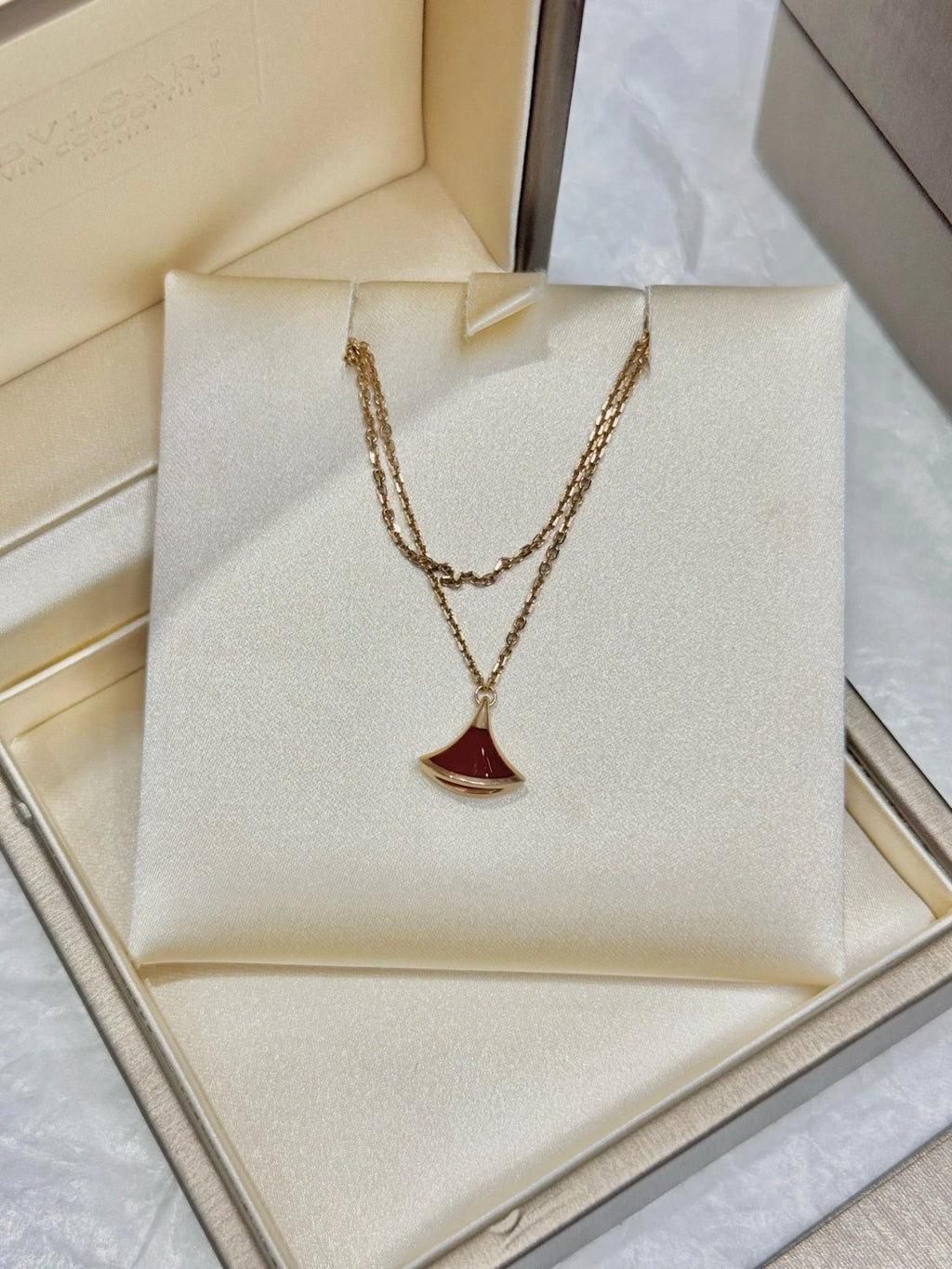 Bvlgari Diva's Dream 18k Rose Gold Bracelet Red Carnelian Fan Charms 5.9–7.5 In