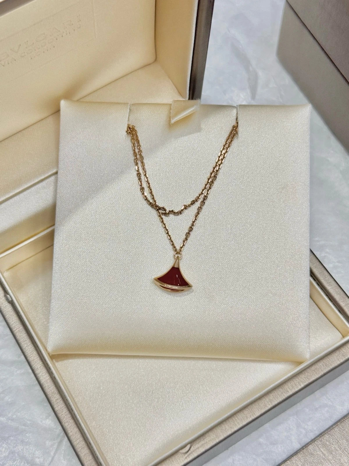 Bvlgari Diva's Dream 18k Rose Gold Bracelet Red Carnelian Fan Charms 5.9–7.5 In