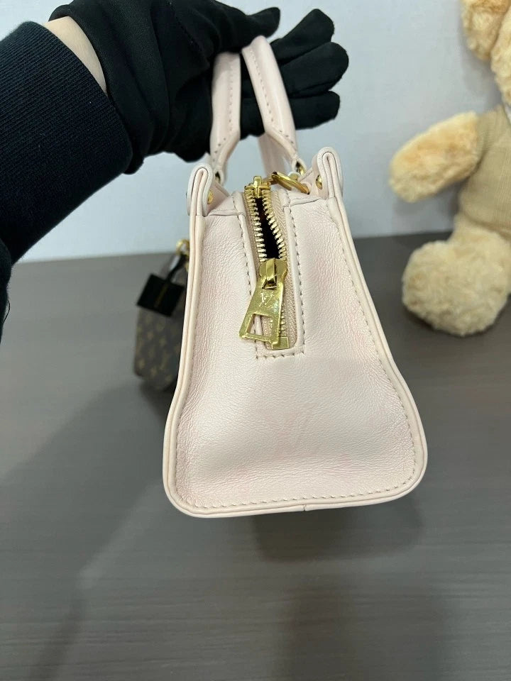 Louis Vuitton OnTheGo Horizontal Tote Top Handle Shoulder Bag For Women