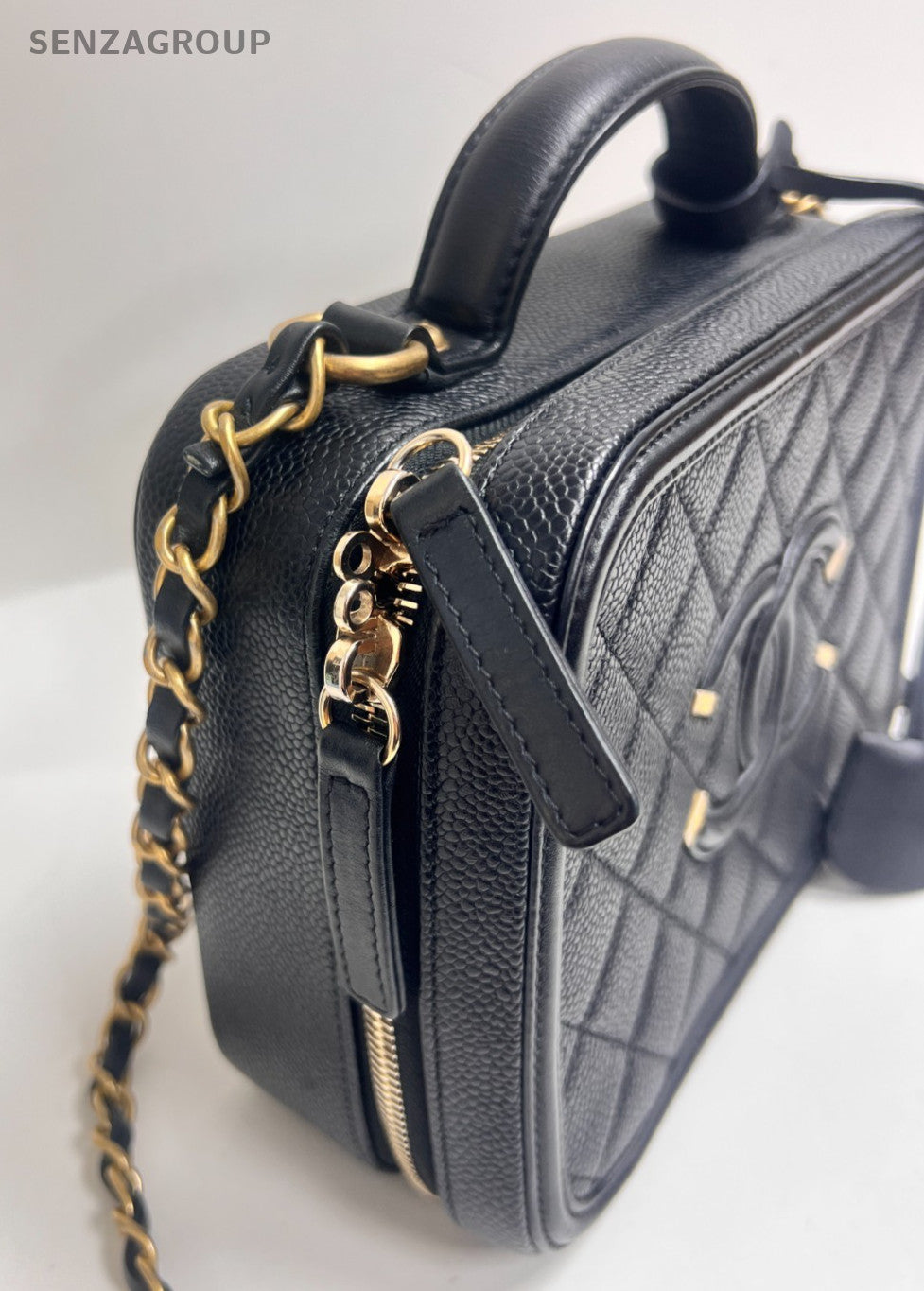 Chanel Vanity Chain Shoulder Bag Crossbody Diamond Black Gold Women Classic
