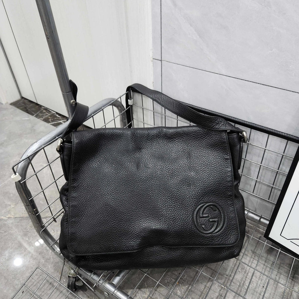 GUCCI Black Flap Messenger Shoulder Crossbody For Women