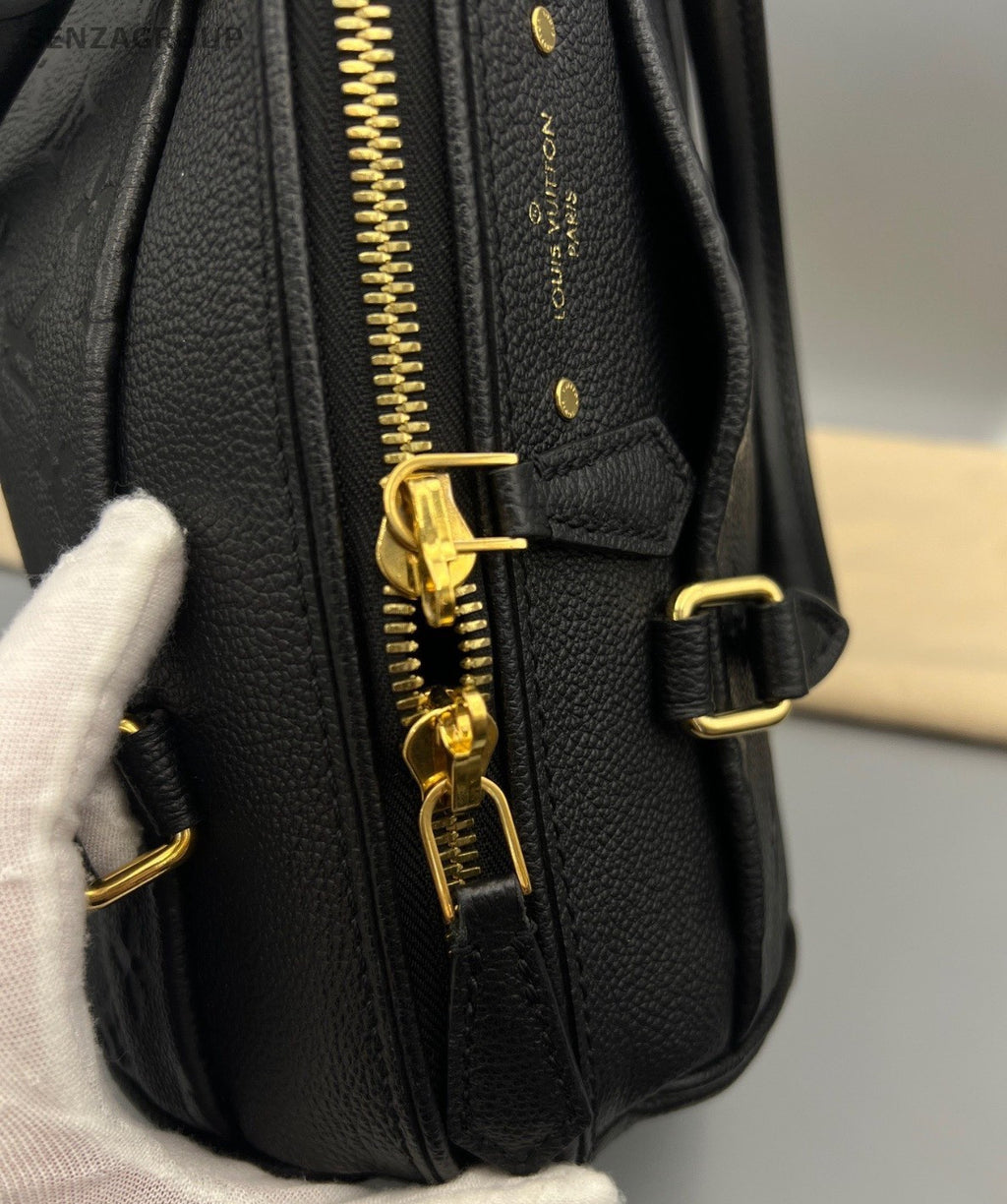 Louis Vuitton Speedy25 Monogram Black Gold Top Handle Bag Crossbody Women
