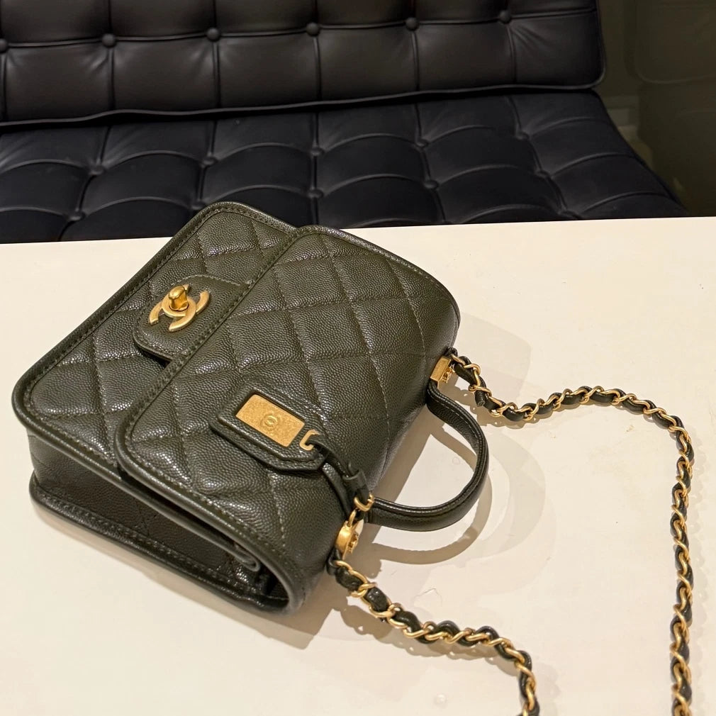 CHANEL Quilted Camera Bag Green Gold Chain Strap Classic Women's