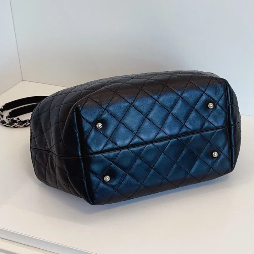 Chanel Tote Calfskin Diamond Chain Shoulder Bag Black Silver Women Fashion