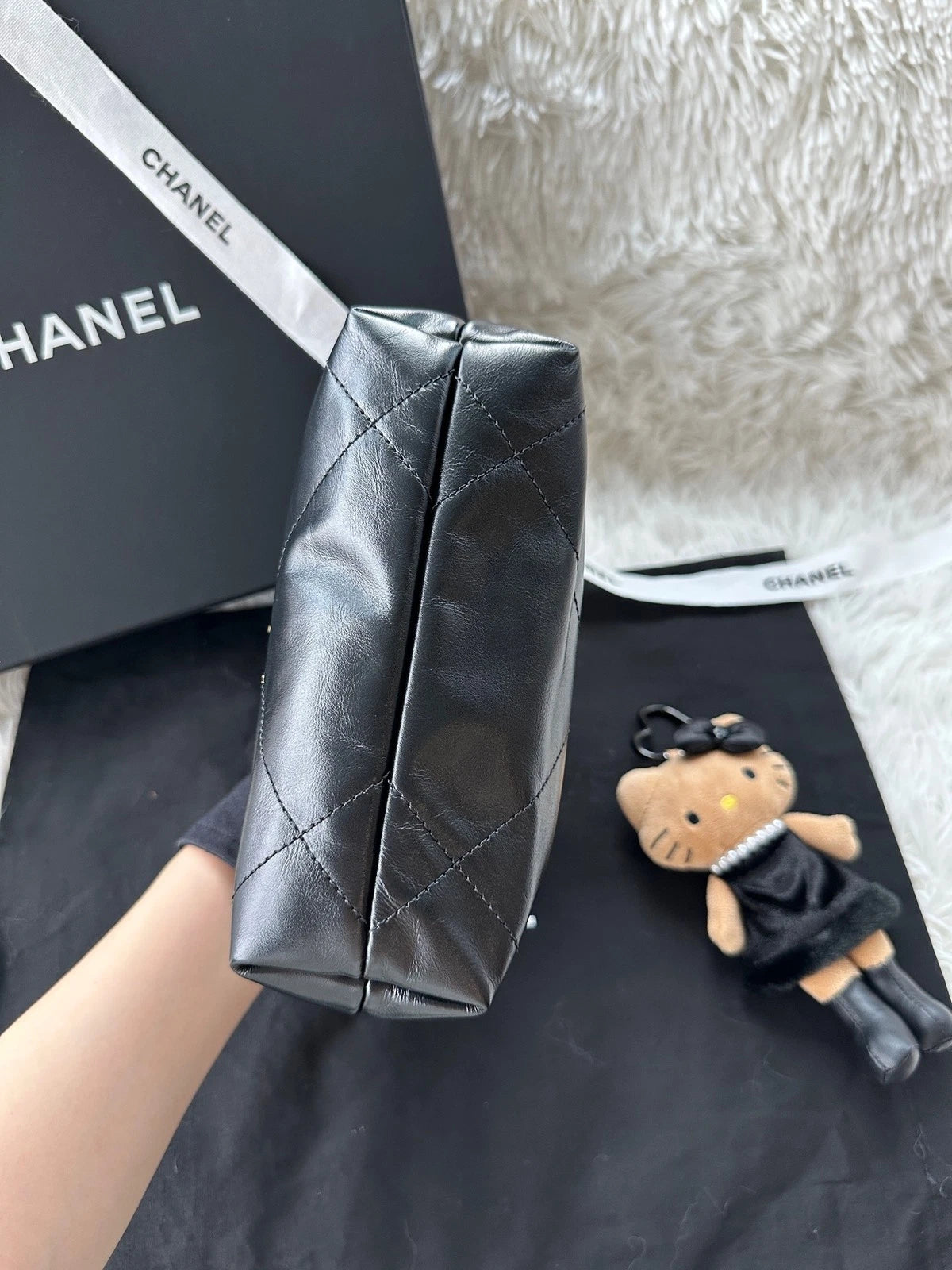 Chanel 22Bag Mini Calfskin Pearl Chain Shoulder Crossbody Handbag For Women